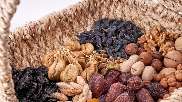 How to identify if dry fruits or nuts are spoiled? 
