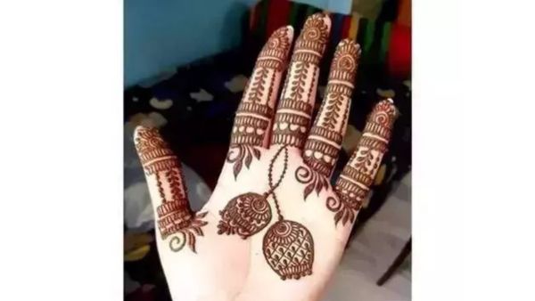  Diwail 2023: Beautiful Minimal Mehendi designs to celebrate Diwali