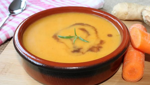  Carrot-ginger soup in winter 