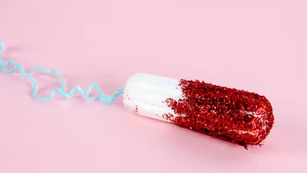  Sisters suffer from toxic shock syndrome (TSS) after making a common tampon mistake; know the symptoms