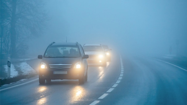  6 Safety tips While Driving During Fog in Low Visibility :