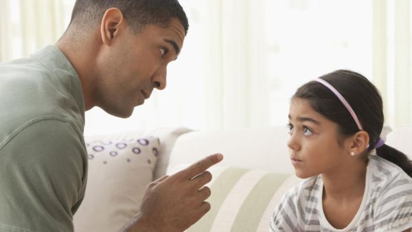 What To Do If Your Child Wants Everything That His Friends Has In hindi	