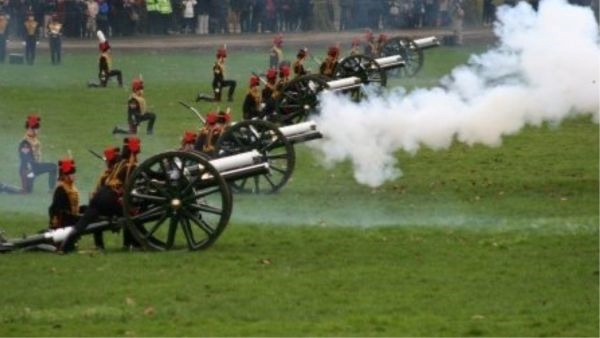 What is the history behind the 21-gun salute Given On Gantantra Diwas
