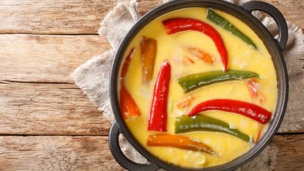  Deepika Padukone Loves Ema Datshi,