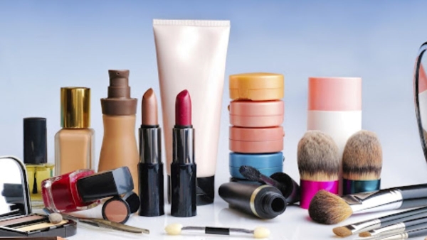 Bizarre News: agra woman seeks divorce over mother-in-law using her make-up without permission Bizarre News: agra woman seeks divorce over mother-in-law using her make-up without permission