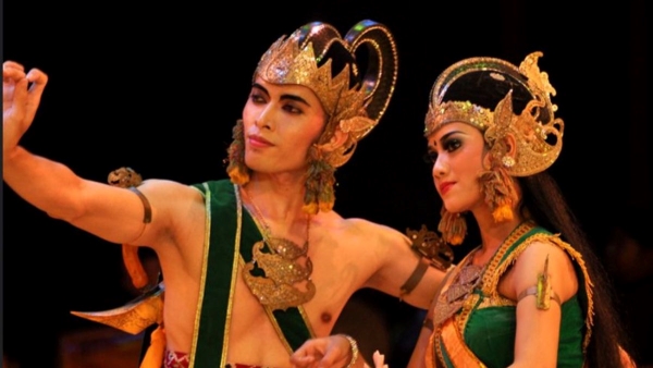 Ramayana is read in every house in Muslim country indonesia: Ramayana is read in every house in Muslim country indonesia: