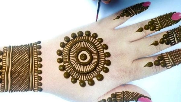 simple-dot-back-hand-mehndi