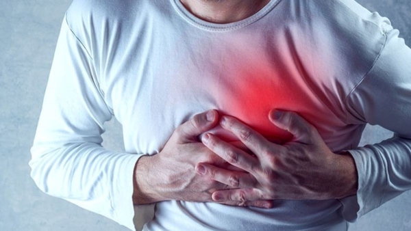  chest pain know its reasons, symptoms and causes