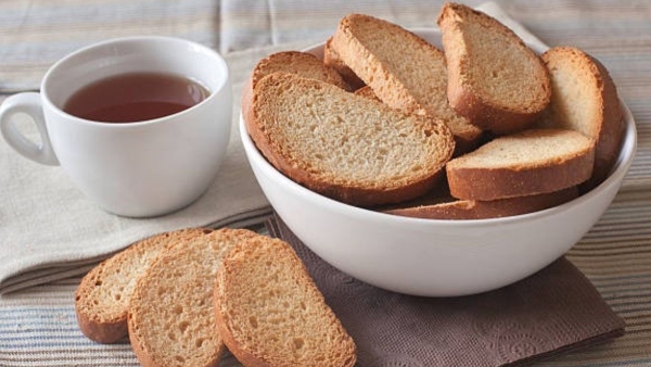 Side effects of eating rusk with tea