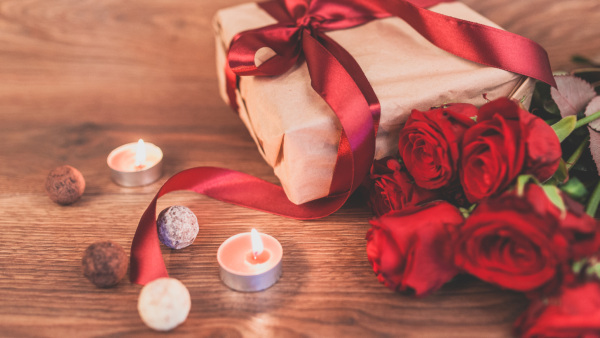 Valentines Day 2024 Gift Guide as per your partners personality, check out the options