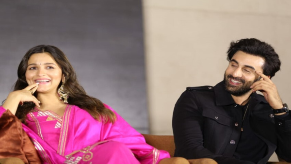 Alia Bhatt and Ranbir Kapoor Learn Relationship Tips from the bollywood couple