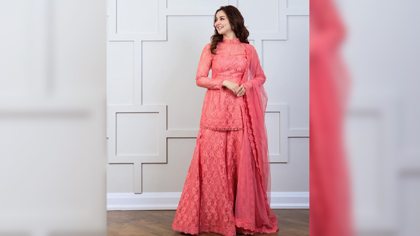 Pakistani Actress Hania Amir Dress ki Design