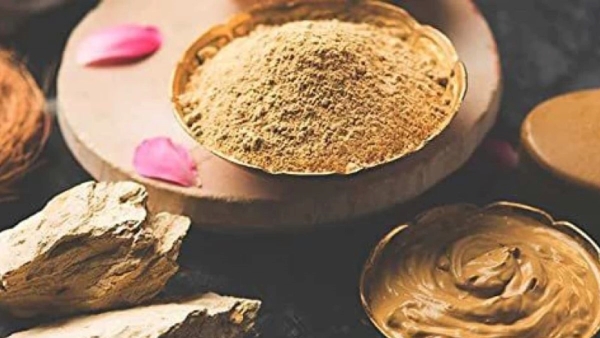 Kriti Kharbanda Applied Multani Mitti For Haldi Ceremony