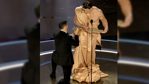 John Cena Actually Naked To Present Best Costume