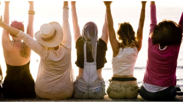 Which countries declared holiday on Women s day