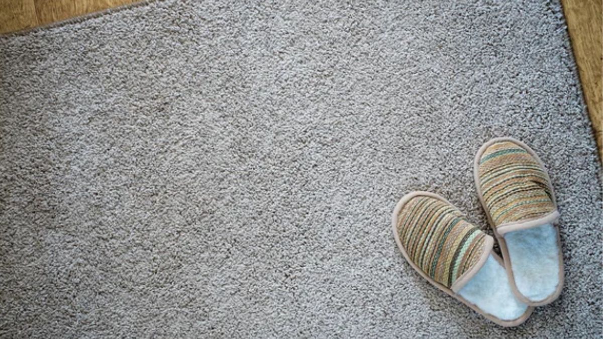 Signs that you need to wash your bath mat