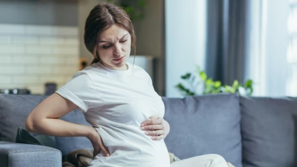 pregnancy me brown discharge kyu hota hai in hindi