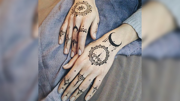 Chaand-Sitara Mehndi Designs Chaand-Sitara Mehndi Designs