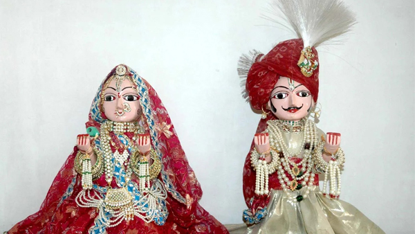 Gangour aur Ishar Ke Geet