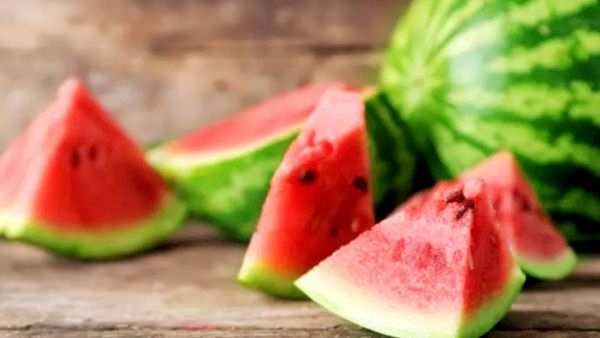 Side Effects of Eating Too Much Watermelon tarbuj khane ke nuksaan