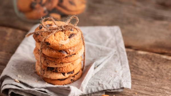 How To Make Vineet Bhatia Special Almond Chocolate Cookies At Home