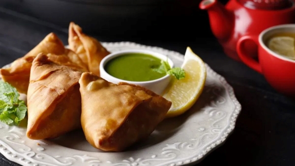 How To Make Ranveer Brar Special Mutton Keema Samosa Recipe