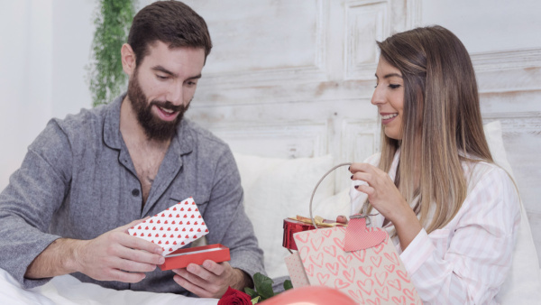 Marriage Anniversary Gifts for Husband Best Gift Ideas for Hubby on Wedding Anniversary