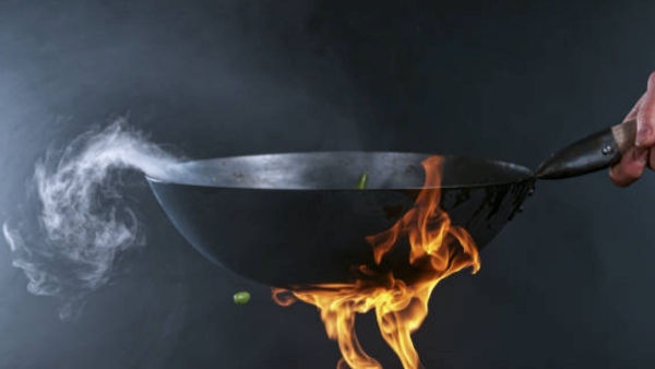 All You Need to know about the Teflon flu Caused By Overheated Nonstick Cookware