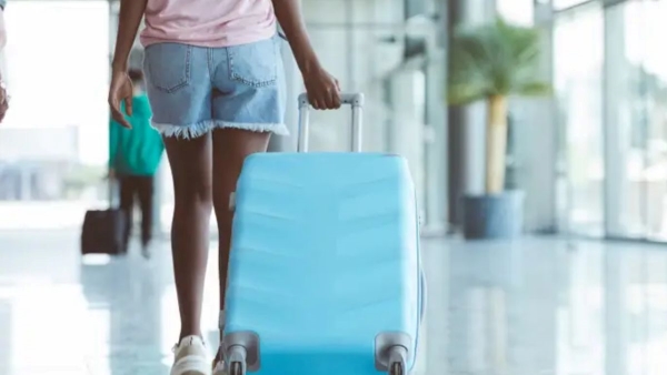 Flight attendant reveals Why Passengers Should Never Wear A T-Shirt