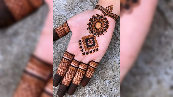 Easy and Simple Mehndi Designs For Hariyali Teej 2024