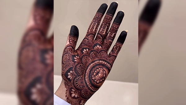 Easy and Simple Mehndi Designs For Hariyali Teej 2024