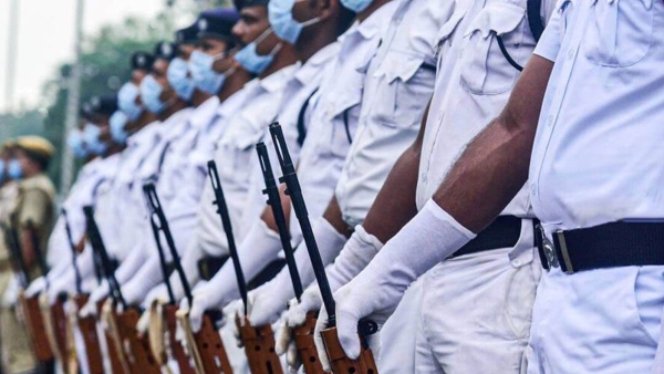 Why Kolkata Police Wear White Uniform Instead Of Khaki