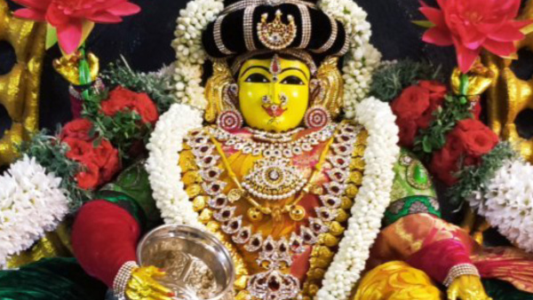 Varalakshmi Vrat 2024 kab hai date shubh muhurat puja samagri puja vidhi and significance