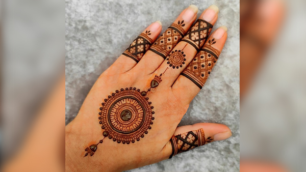 Mehndi Design Front Hand Simple Easy And Beautifu