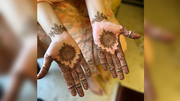Mehndi Design Front Hand Simple Easy And Beautifu
