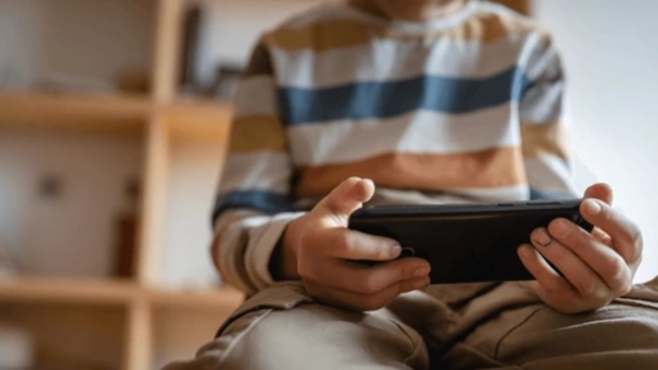 What s the right age to get a smartphone