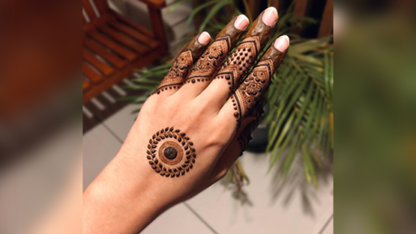 Minimal Mehndi Designs