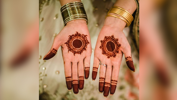 Minimal Mehndi Designs