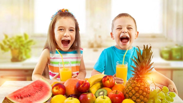 What is the correct way to eat fruits