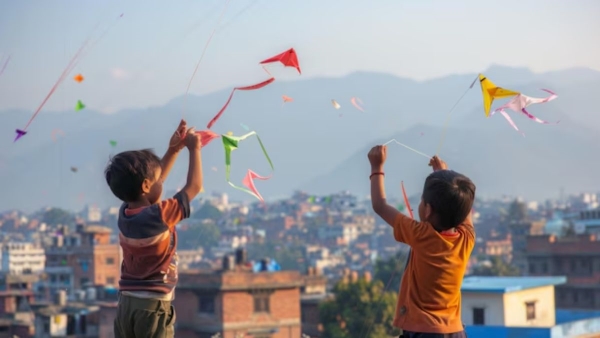13 Yr Boy dies of electrocution while flying kite in Surat