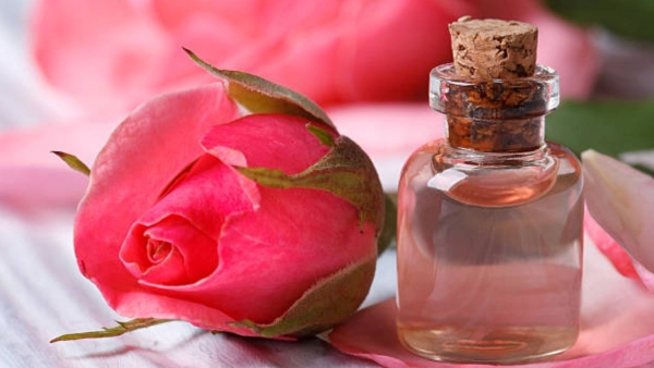 How to Identify Pure Rose Water