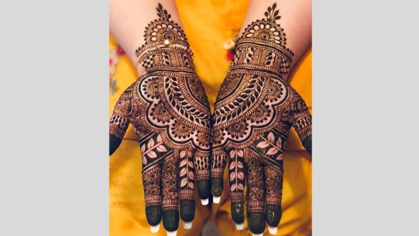 Simple Eid Mehndi Design 2025
