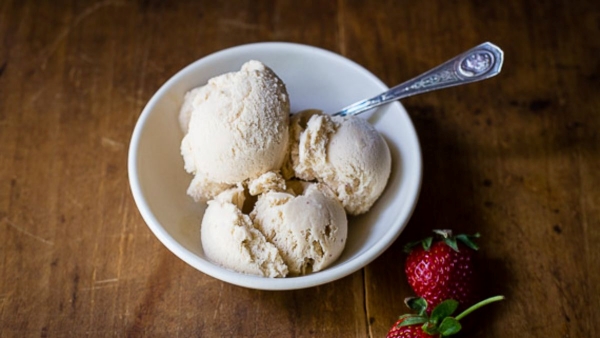 Health risks of synthetic ice cream