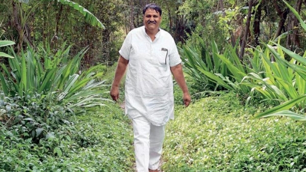 Fathers Day 2025 Piplantri s Shyam Sunder Paliwal A Father Who Turned His Daughter s Memory into a Green Legacy