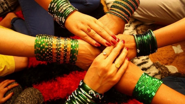 sawan me hari chudiyan Pehnane ka mahatva sawan me hari chudiyan Pehnane ka mahatva