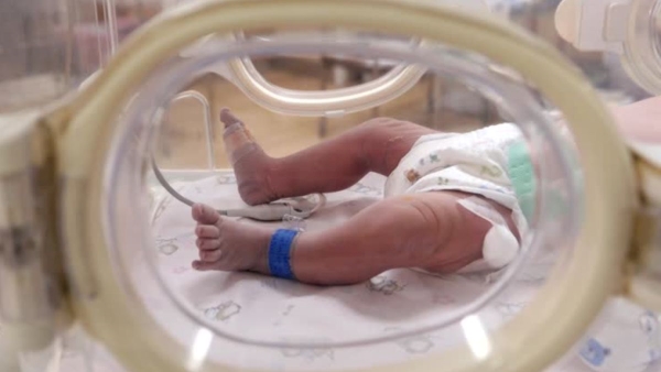 Newborn Dies of Lack of Incubator in Pakistan s Jacobabad Newborn Dies of Lack of Incubator in Pakistan s Jacobabad