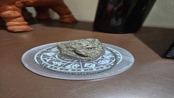 Selenite crystal recharging plate Selenite crystal recharging plate