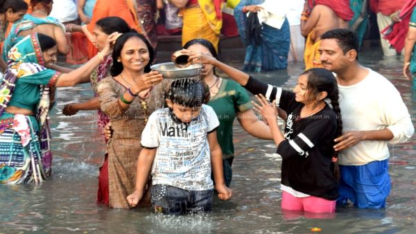 Yamuna Snan On Bhai Dooj