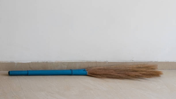 Broom Vastu Tips
