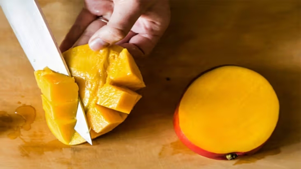 How To Eat Mango